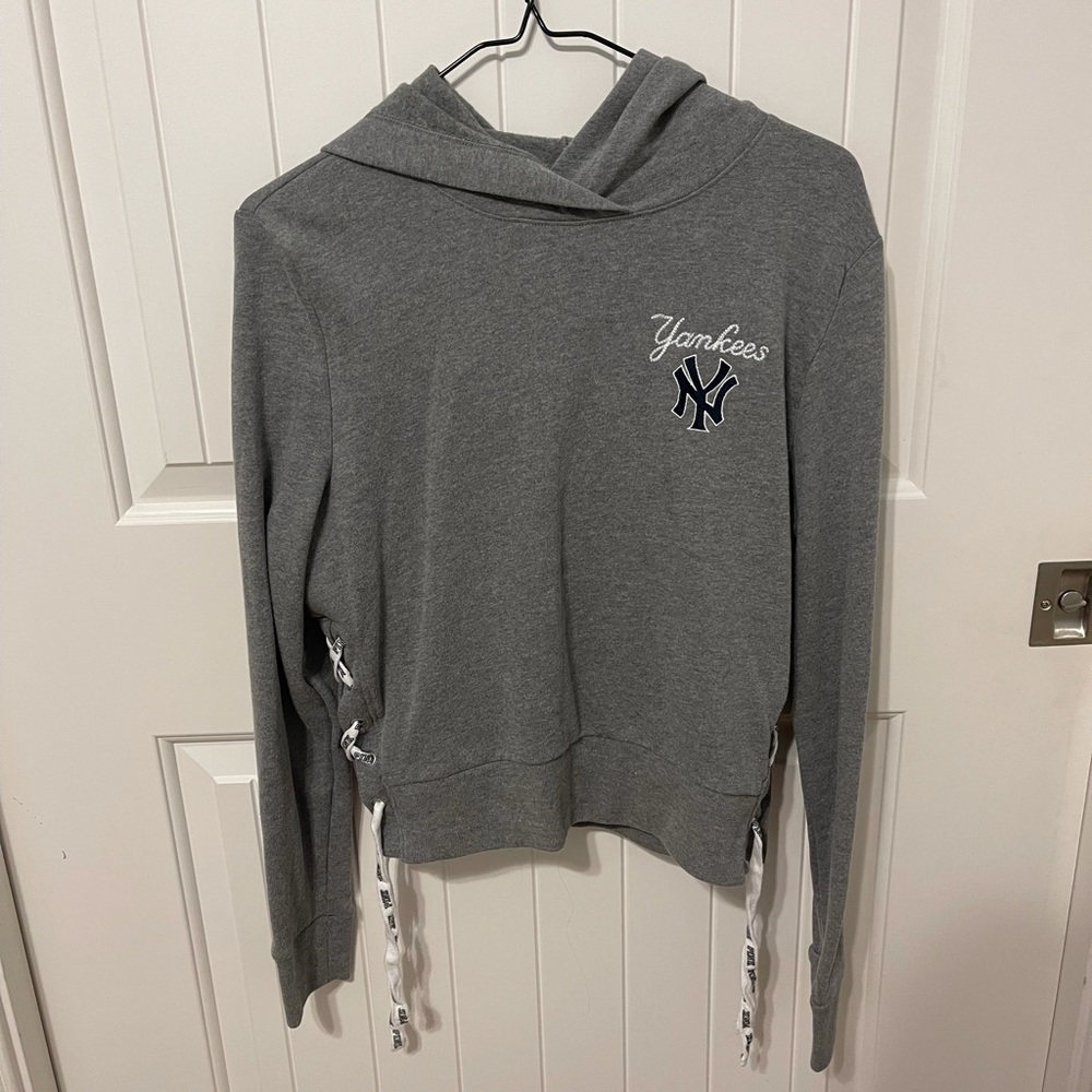 Limited Edition Grey NY Yankees Hoodie•Size S